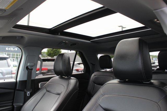 Photo of 2022 Red Ford Explorer