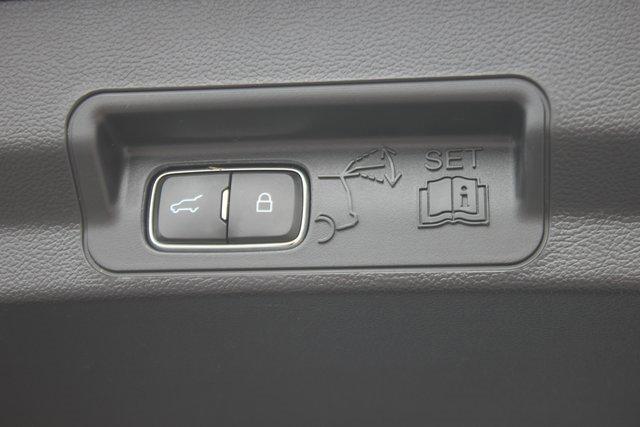 Photo of 2022 Red Ford Explorer