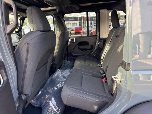 Photo of 2025 Anvil Clearcoat Jeep Wrangler