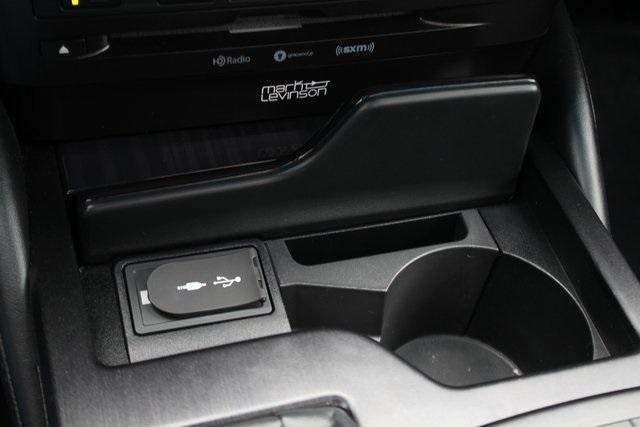 Photo of 2019 Silver Lexus ES 350