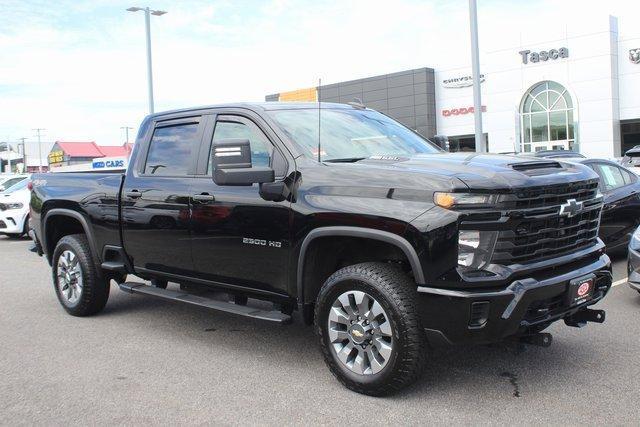 Photo of 2024 Black Chevrolet Silverado 2500