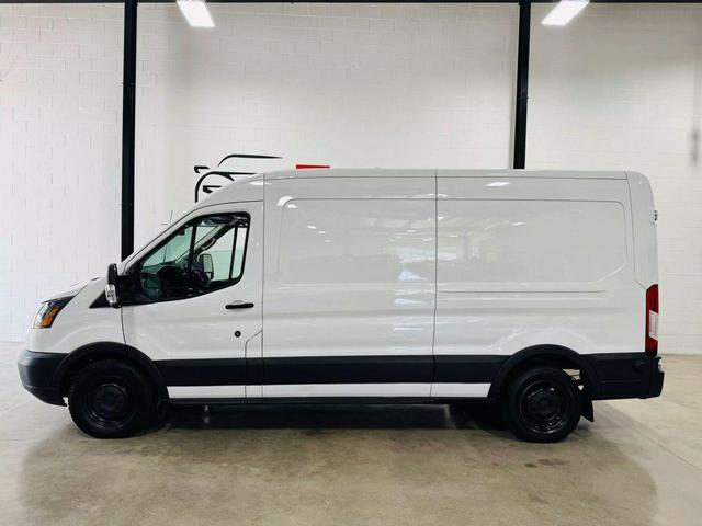 Photo of 2019 Oxford White Ford Transit-350