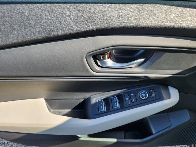 Photo of 2025 Platinum White Pearl Honda Accord