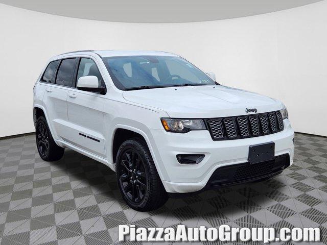 Photo of 2020 Bright White Clearcoat Jeep Grand Cherokee
