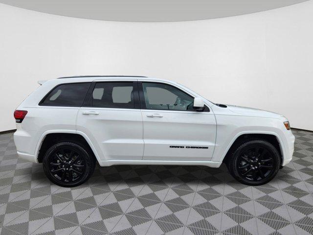 Photo of 2020 Bright White Clearcoat Jeep Grand Cherokee