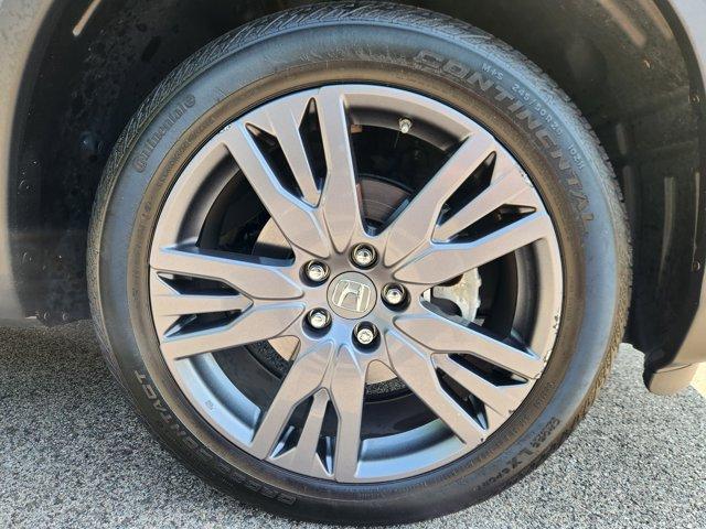 Photo of 2022 Crystal Black Pearl Honda Pilot