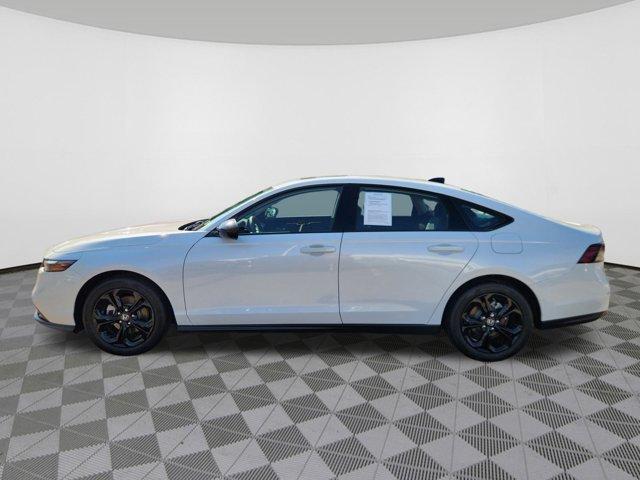Photo of 2025 Platinum White Pearl Honda Accord