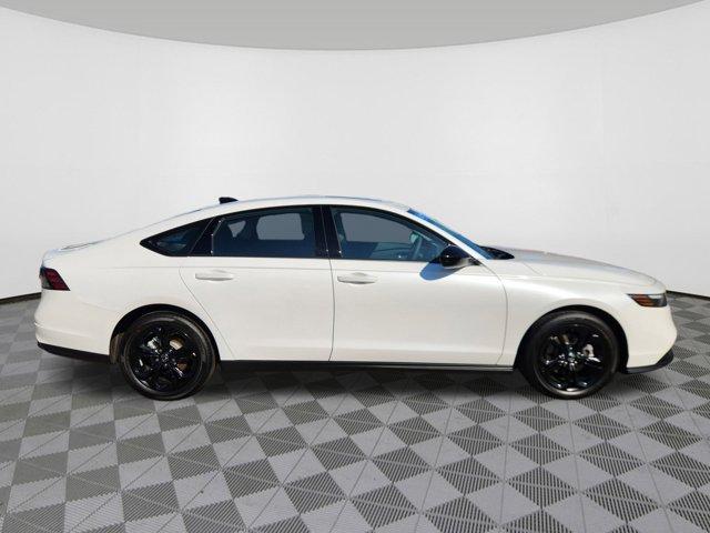 Photo of 2025 Platinum White Pearl Honda Accord