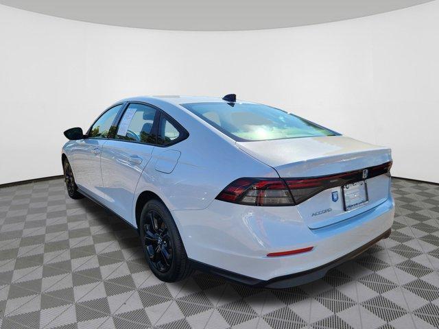 Photo of 2025 Platinum White Pearl Honda Accord