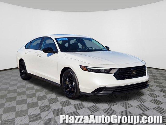 Photo of 2025 Platinum White Pearl Honda Accord