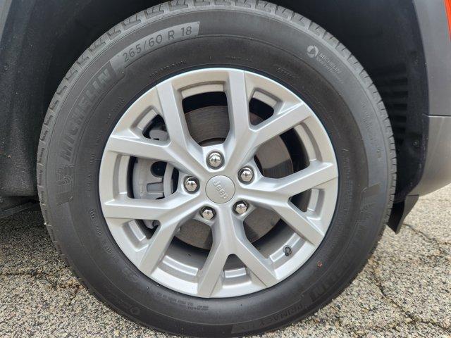 Photo of 2024 Bright White Clearcoat Jeep Grand Cherokee L