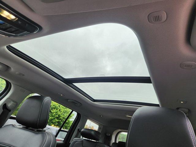 Photo of 2024 Bright White Clearcoat Jeep Grand Cherokee L