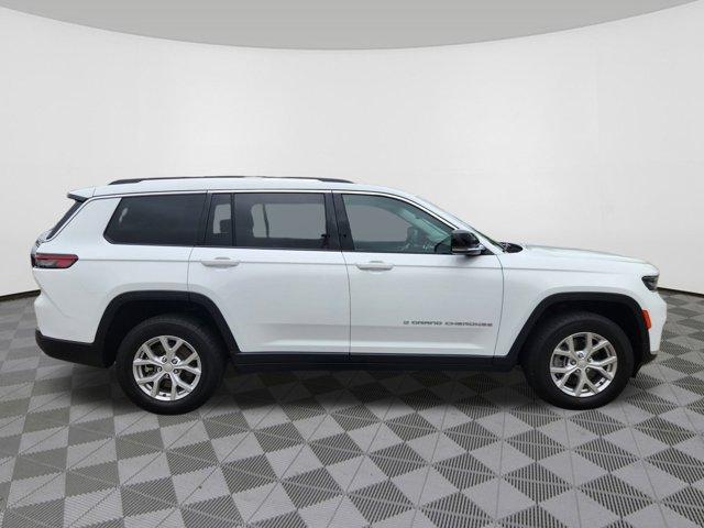 Photo of 2024 Bright White Clearcoat Jeep Grand Cherokee L