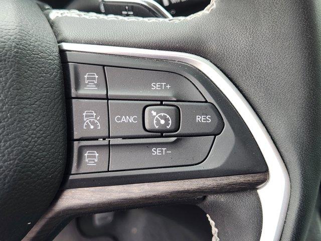 Photo of 2024 Bright White Clearcoat Jeep Grand Cherokee L