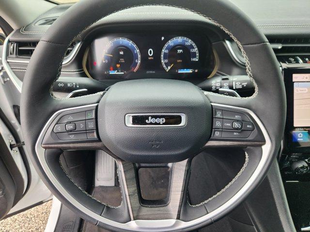 Photo of 2024 Bright White Clearcoat Jeep Grand Cherokee L
