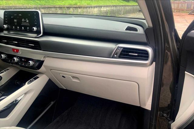 Photo of 2020 Dark Moss Kia Telluride