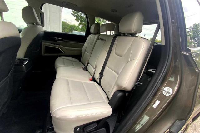 Photo of 2020 Dark Moss Kia Telluride