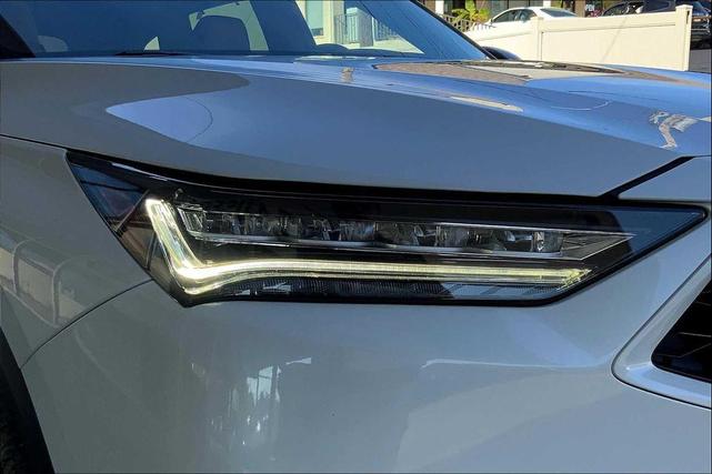 Photo of 2022 Platinum White Pearl Acura MDX