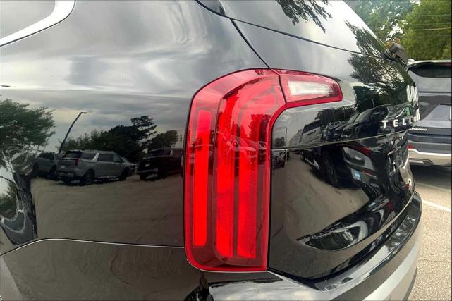 Photo of 2024 Ebony Black Kia Telluride