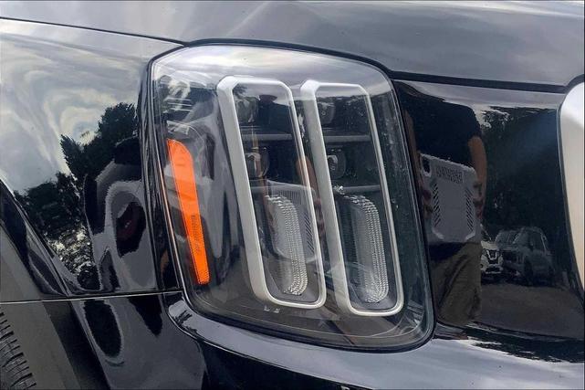 Photo of 2024 Ebony Black Kia Telluride