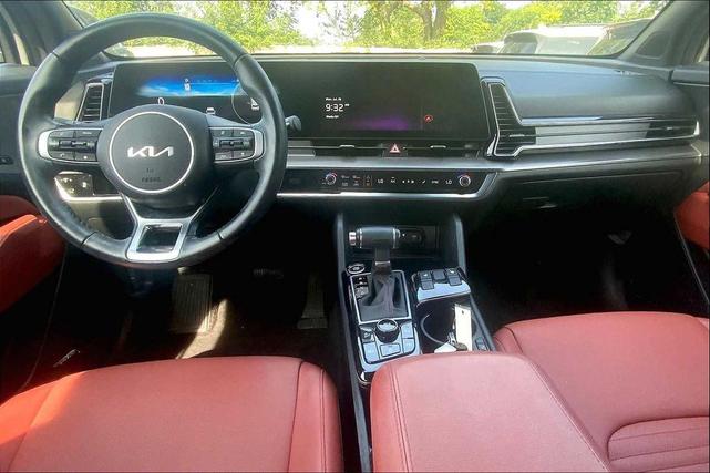 Photo of 2024 Wolf Gray Kia Sportage