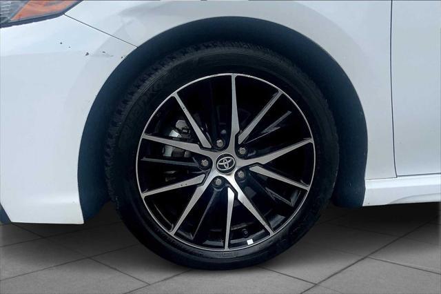 Photo of 2023 Ice Cap Toyota Camry