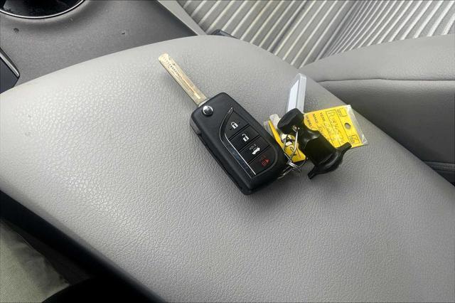 Photo of 2023 Ice Cap Toyota Camry