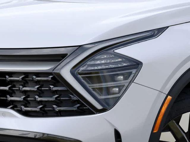 Photo of 2025 Snow White Pearl Kia Sportage