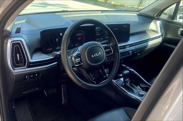 Photo of 2024 Wolf Gray Kia Sorento