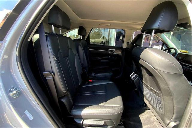 Photo of 2024 Wolf Gray Kia Sorento