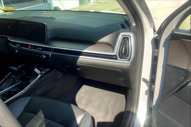 Photo of 2024 Wolf Gray Kia Sorento