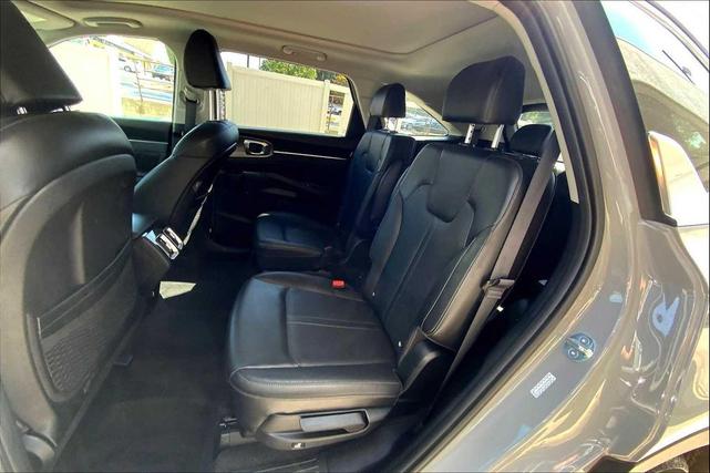 Photo of 2024 Wolf Gray Kia Sorento