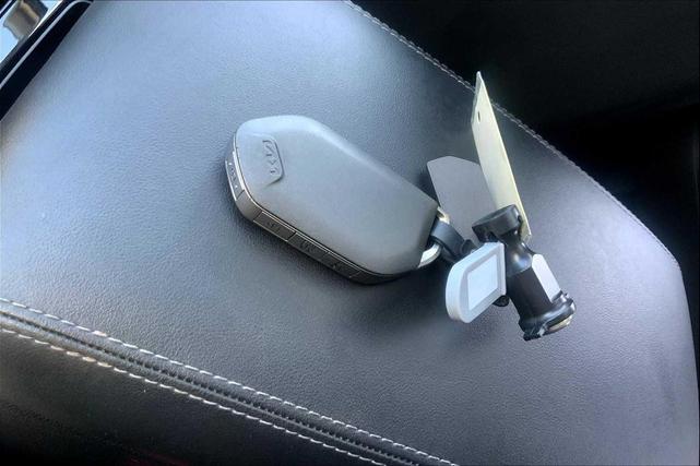 Photo of 2024 Wolf Gray Kia Sorento