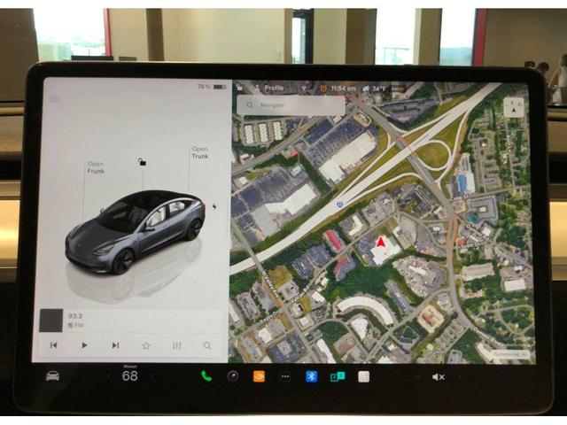 Photo of 2022 Gray Tesla Model 3