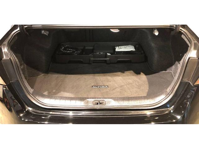 Photo of 2024 Super Black Nissan Altima