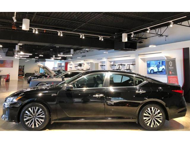 Photo of 2024 Super Black Nissan Altima