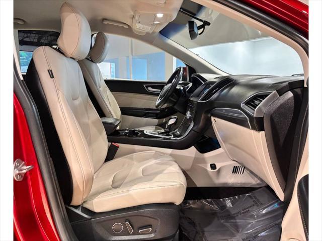 Photo of 2017 Ruby Red Metallic Tinted Clearcoat Ford Edge