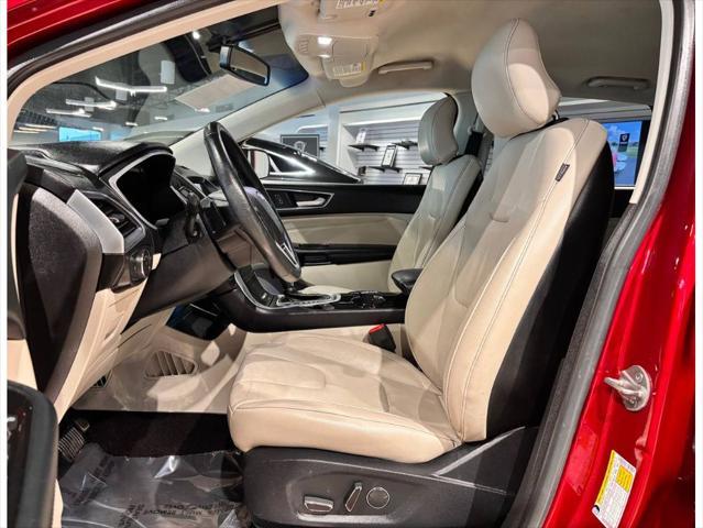 Photo of 2017 Ruby Red Metallic Tinted Clearcoat Ford Edge
