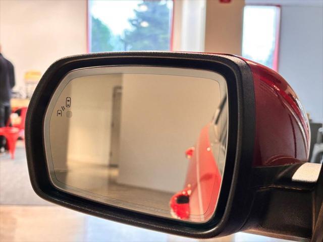Photo of 2017 Ruby Red Metallic Tinted Clearcoat Ford Edge