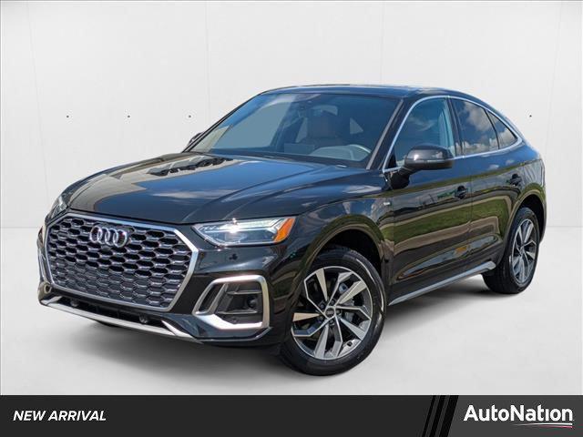 Photo of 2022 Mythos Black Metallic Audi Q5