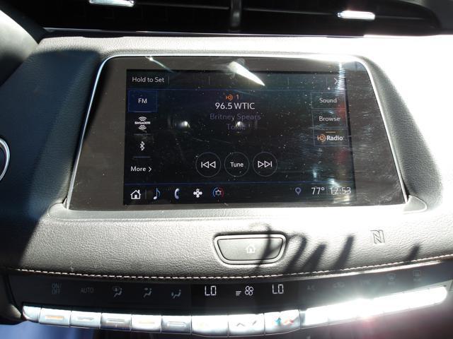 Photo of 2019 Radiant Silver Metallic Cadillac XT4
