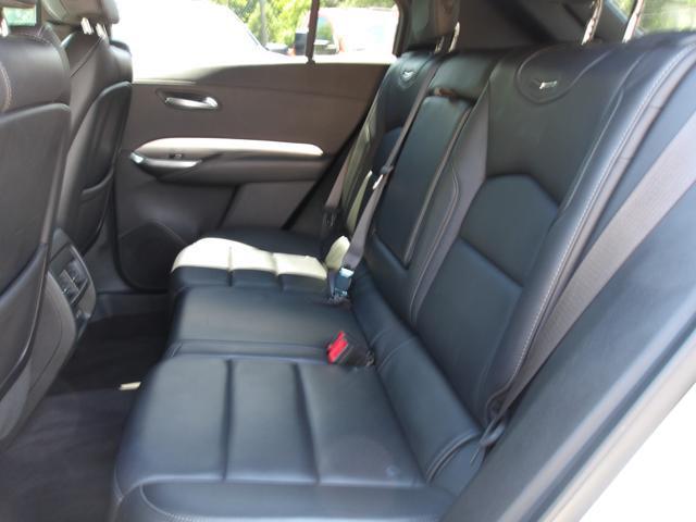 Photo of 2019 Radiant Silver Metallic Cadillac XT4