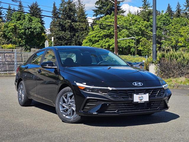 Photo of 2025 Black Hyundai ELANTRA HEV