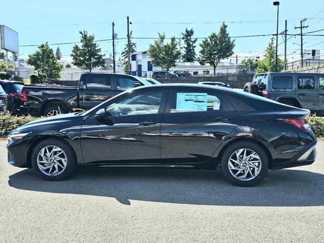 Photo of 2025 Black Hyundai ELANTRA HEV