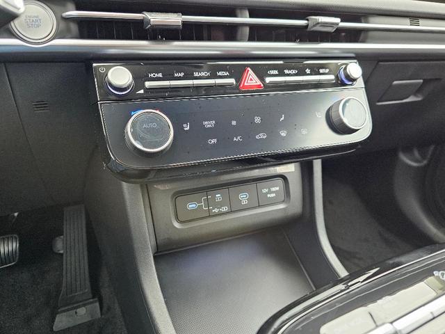 Photo of 2025 Red Hyundai TUCSON Hybrid