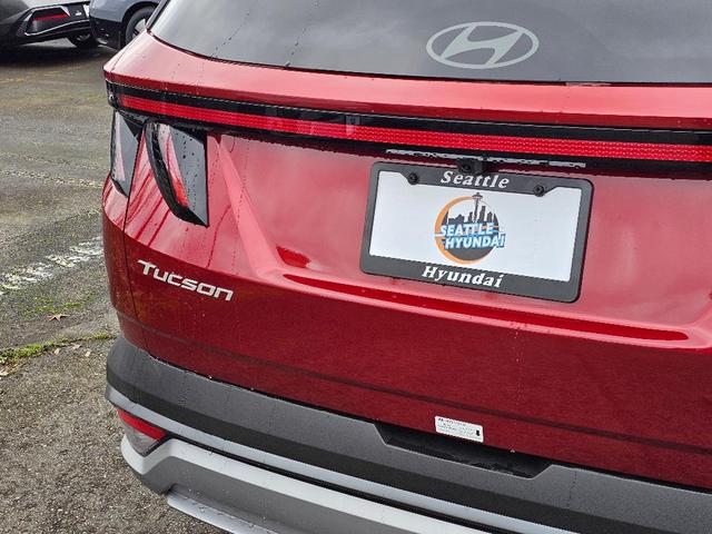 Photo of 2025 Red Hyundai TUCSON Hybrid