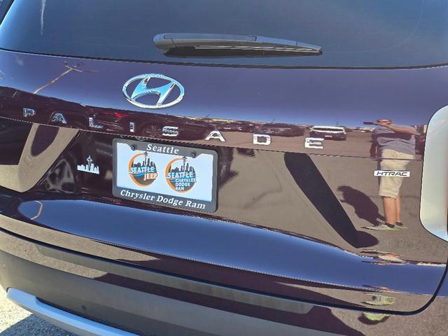 Photo of 2022 Burgundy Hyundai PALISADE