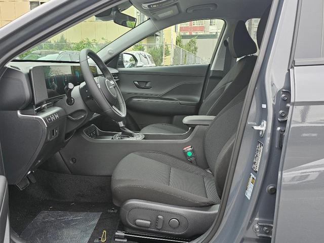 Photo of 2025 Gray Pearl Hyundai KONA