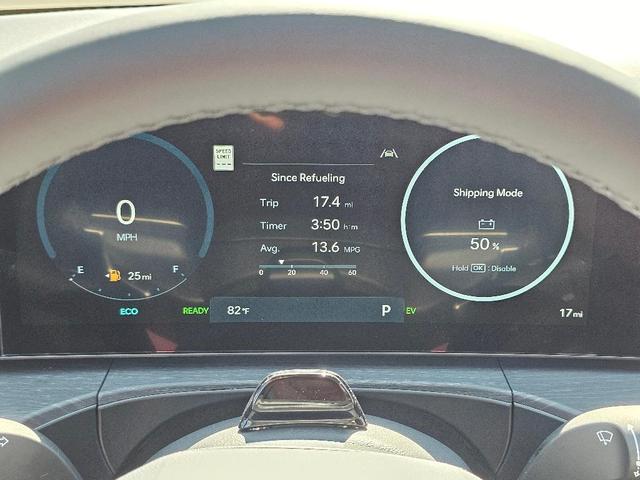 Photo of 2025 White Hyundai SANTA FE HEV