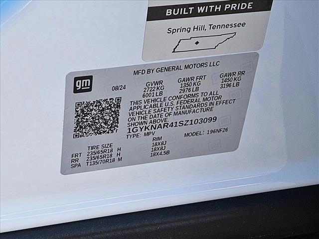 Photo of 2025 Crystal White Tricoat Cadillac XT5